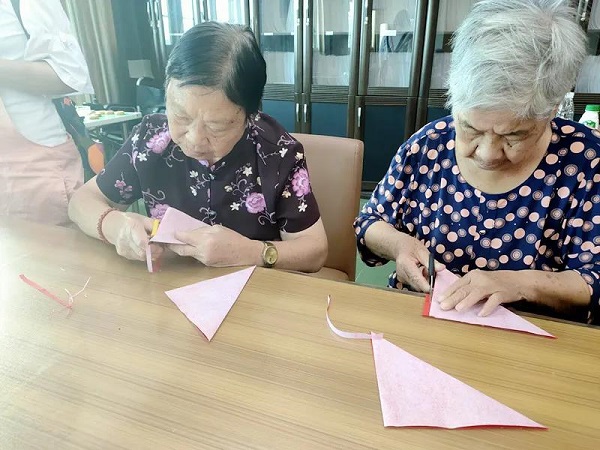  海福祥老年大學(xué)開課啦！銀發(fā)學(xué)子樂滿堂|海福祥養(yǎng)老護(hù)理連鎖
